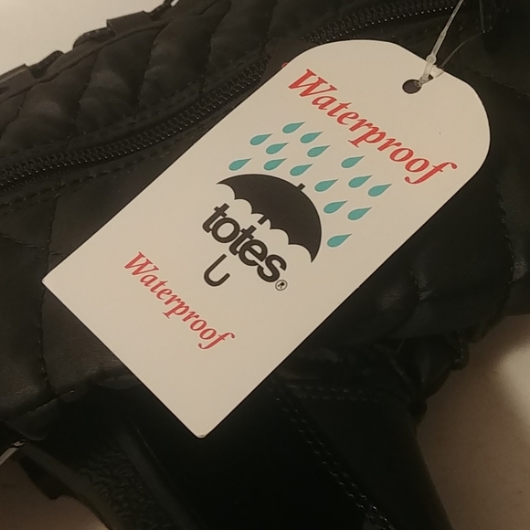 Totes Black Nylon Patent Leather Snowboots 12 - Picture 9 of 9